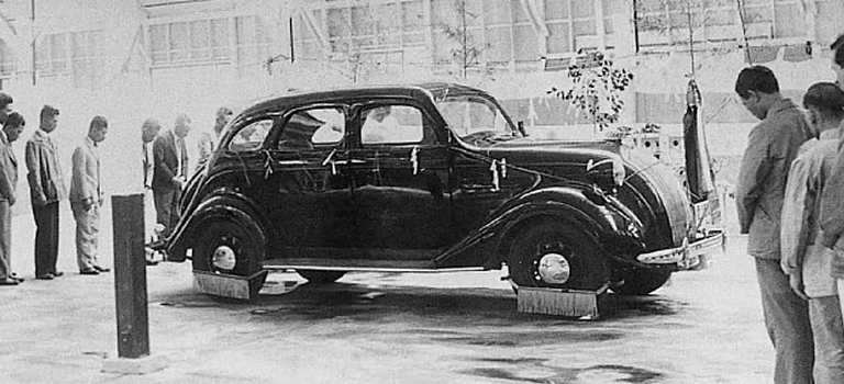 История первых автомобилей Toyota
