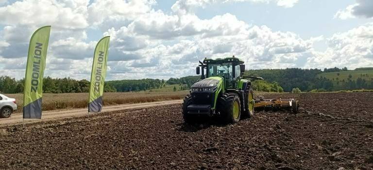 Трактор Zoomlion DV3354 с&nbsp;дисковой бороной BEDNAR SWIFTERDISC&nbsp;XО