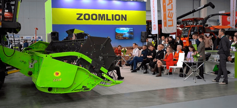 Презентация нового зерноуборочного комбайна Zoomlion TF120 на выставке ТАТАГРОЭКСПО-2023