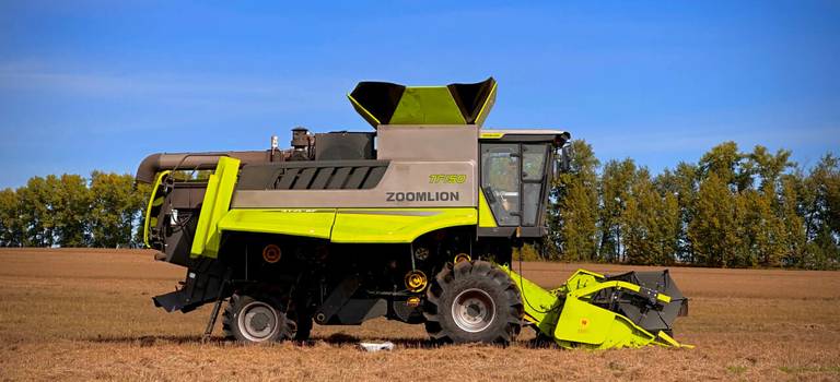 Новый комбайн Zoomlion TF150 испытали на Алтайской МИС