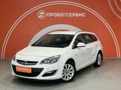 Opel Astra 2012 г. (белый)