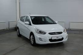 Hyundai Solaris 2013 г. (белый)