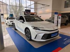 Toyota Camry 2.5 CVT (186л.с.) 2WD Люкс
