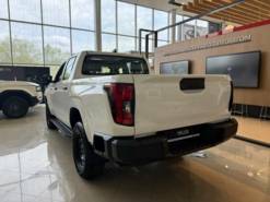 Toyota Hilux 2.7 5МТ (166 л.с.) Комфорт