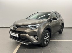 Toyota RAV4 2018 г. (золотой)