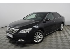 Toyota Camry 2013 г. (черный)