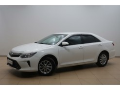 Toyota Camry 2016 г. (белый)