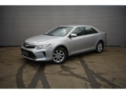 Toyota Camry 2016 г. (серебряный)