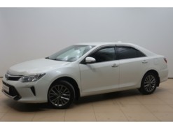 Toyota Camry 2016 г. (белый)