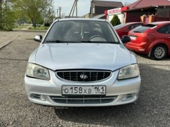 Hyundai Accent 2004 г. (серебряный)