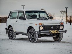 LADA 2121 (4x4) 2013 г. (белый)