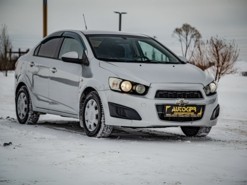 Chevrolet Aveo 2013 г. (серебряный)