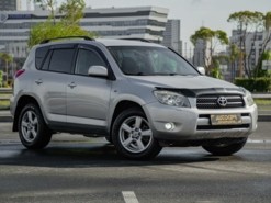 Toyota RAV4 2007 г. (серебряный)