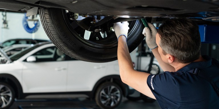 Hyundai: Проверка угла установки колес