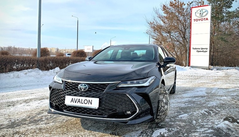 Абсолютно новый седан TOYOTA AVALON